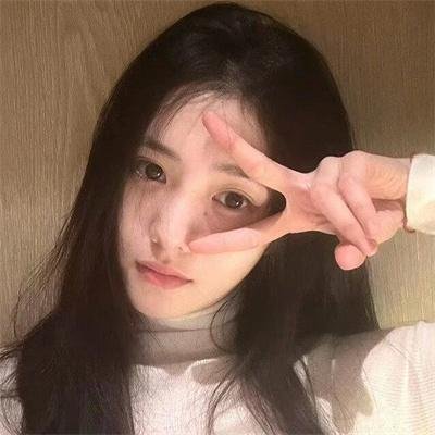 储物柜女孩